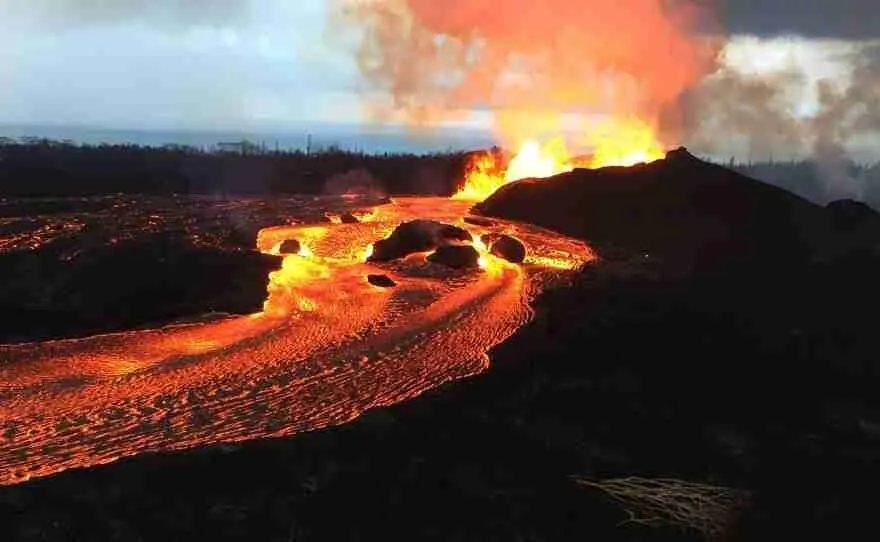 Overlook of the Fissure 8 flow zone